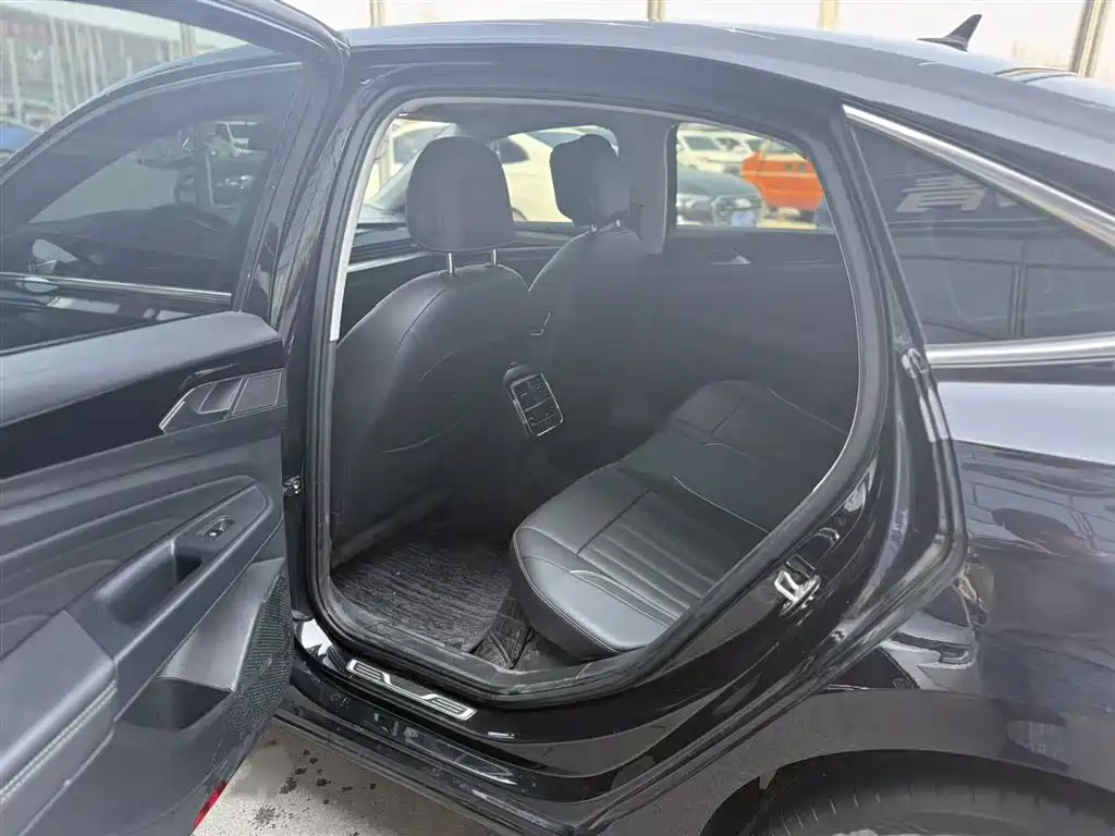 Volkswagen Passat 2022 330TSI Starlight Elite Edition фото 16