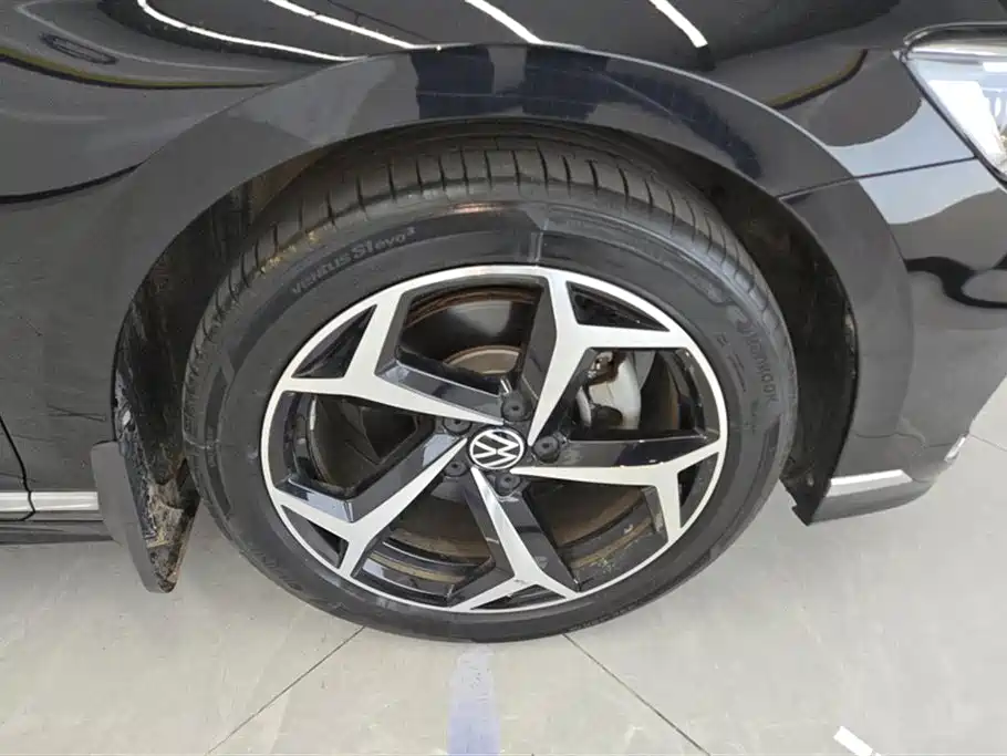 Volkswagen Magotan 2023 2 Million Units Anniversary Edition 330TSI DSG Leading Type фото 6