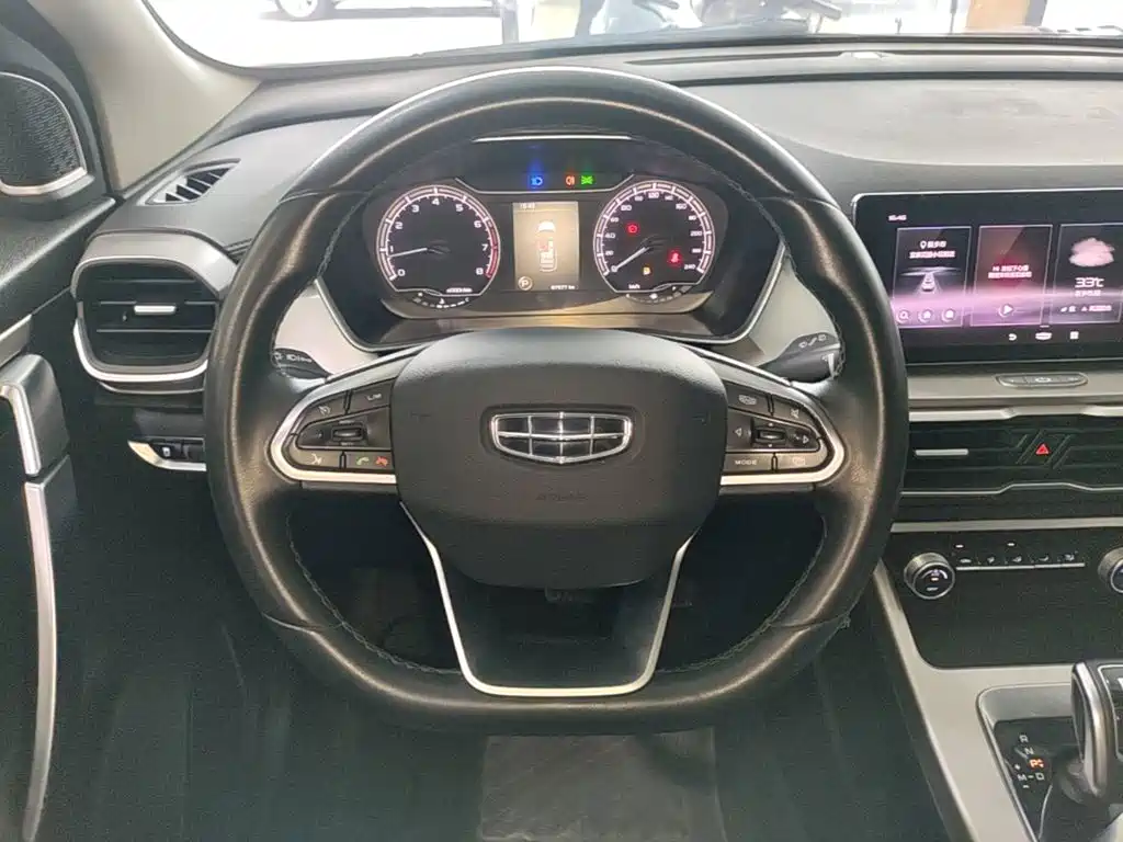 Фото 11 - Geely Coolray