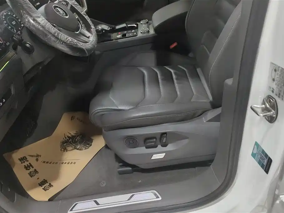 Volkswagen Touareg 2020 3.0TSI Enjoyment Edition China VI фото 9