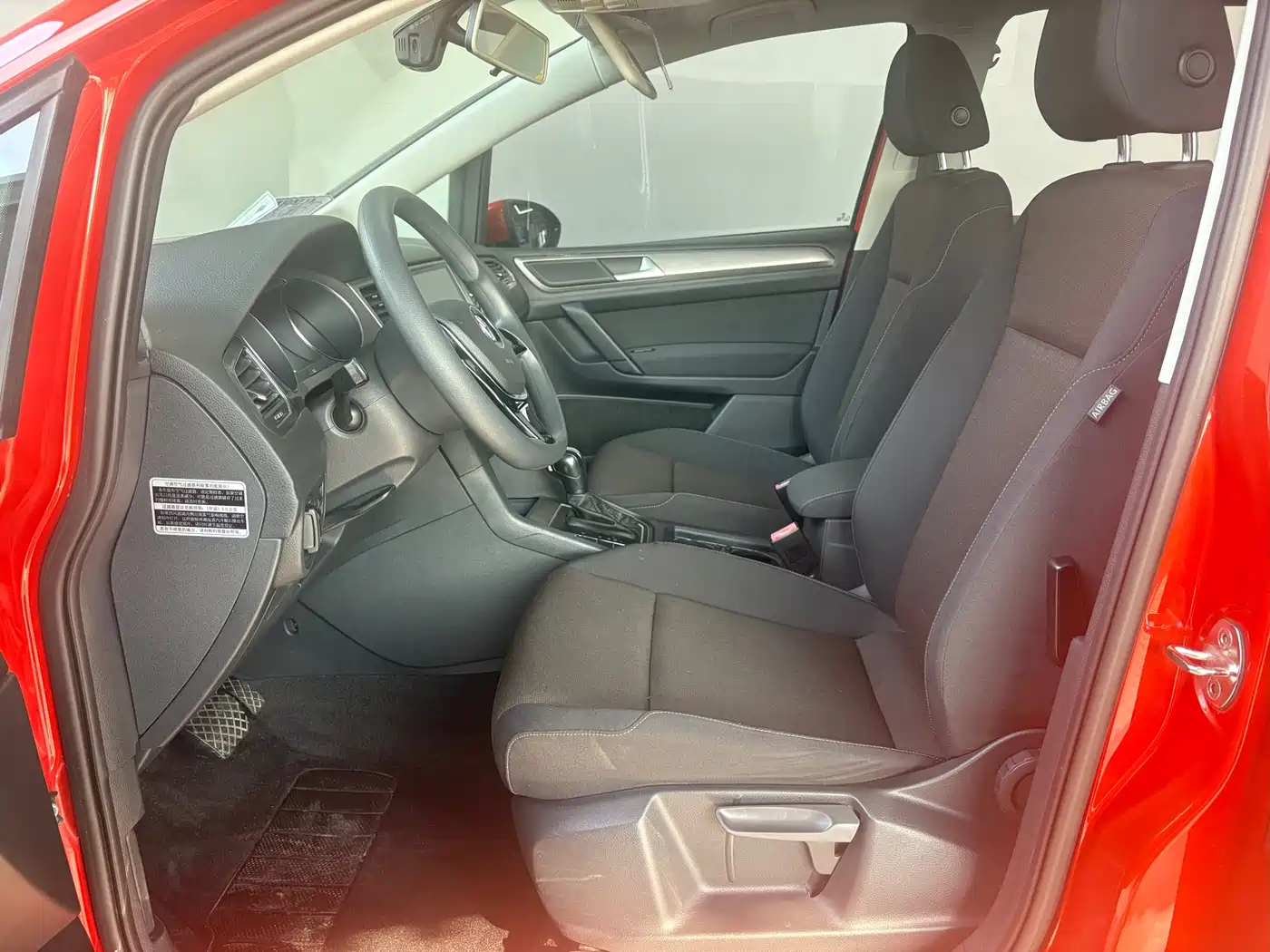 Volkswagen Golf Sportsvan 2016 1.6L Automatic Comfort фото 5