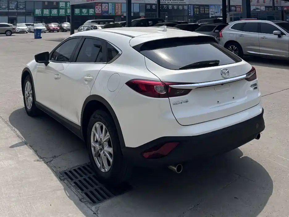 Фото 10 - Mazda CX-4