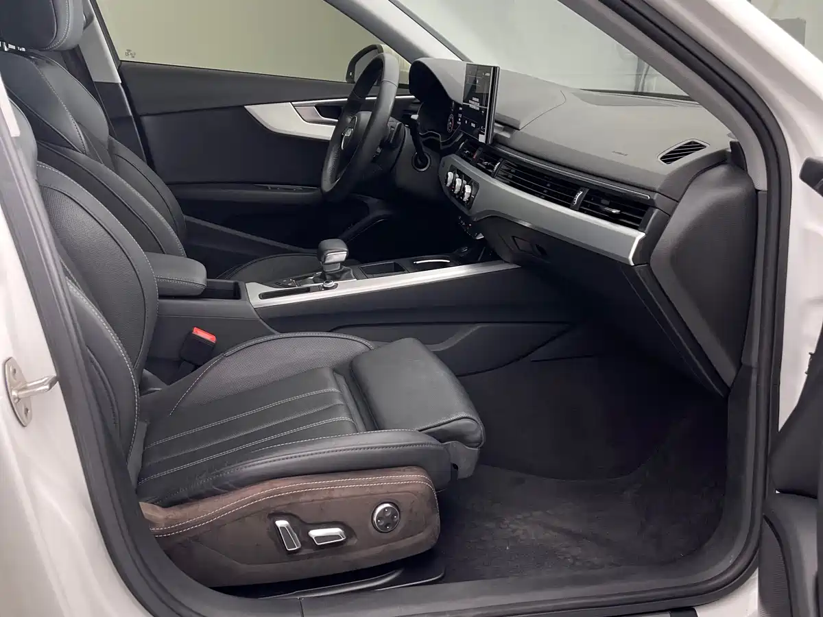 Audi A4L 2020 40 TFSI Fashion Dynamic Edition фото 26