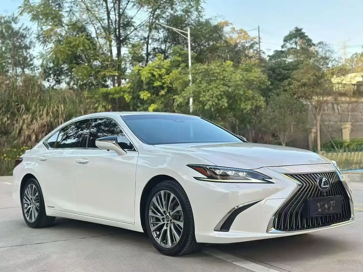 Фото 3 - Lexus ES