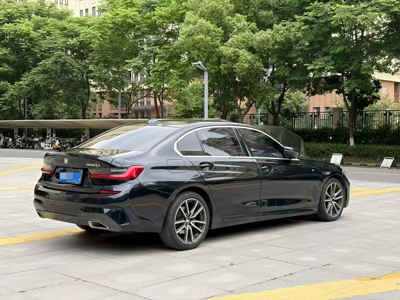 BMW 3 Series 2022 320Li M Sport Package фото 9