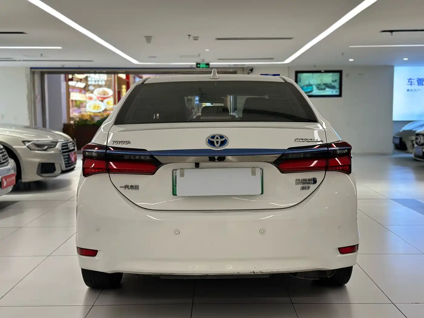 Toyota Corolla Twin Engine E+ 2019 1.8L E-CVT Leading Edition фото 5