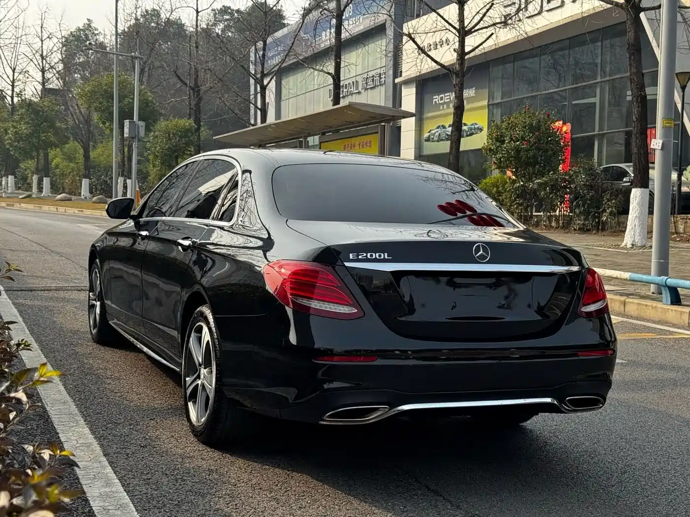 Mercedes-Benz E-Class 2016 E 200 L Sport Type фото 26