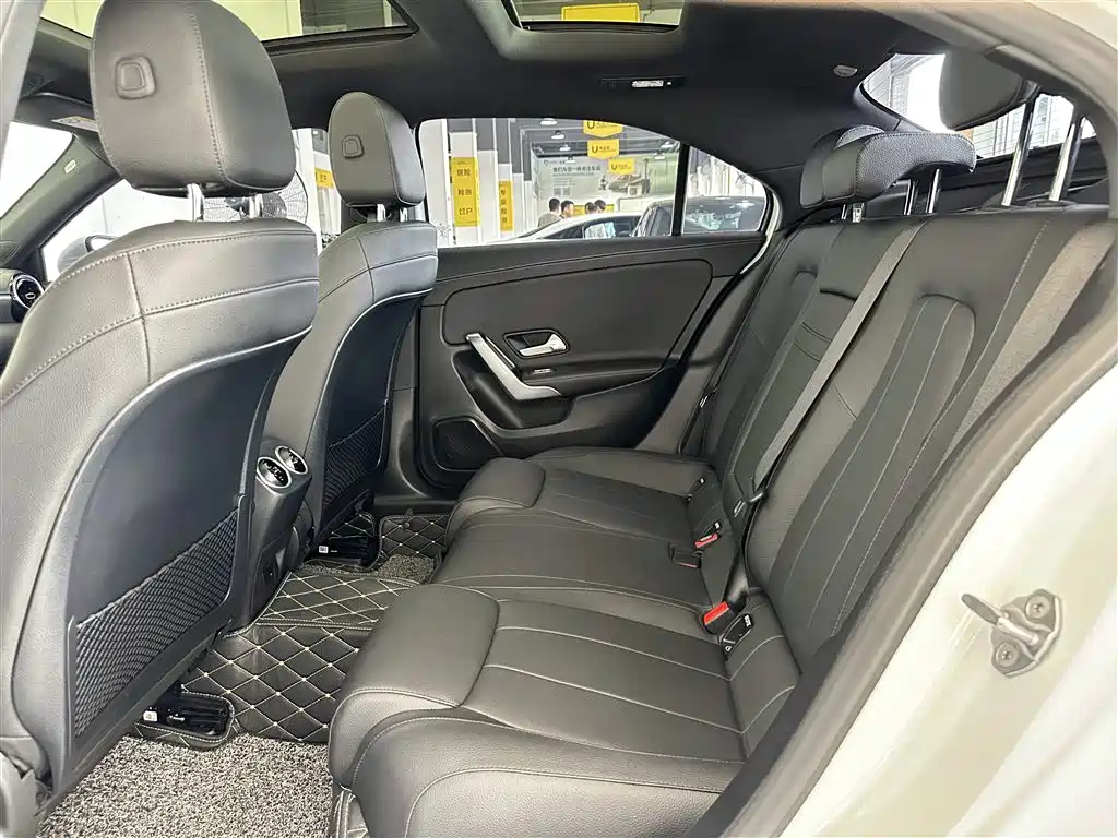 Mercedes-Benz A-Class 2021 A 180 L Sports Sedan фото 5