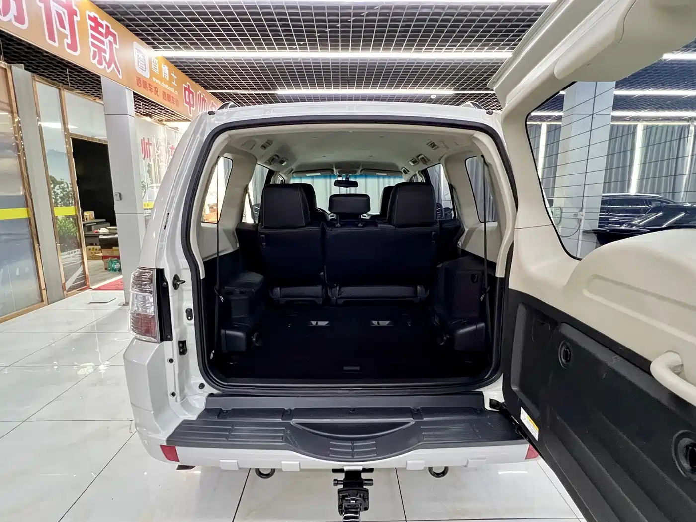 Mitsubishi Pajero (Import) 2020 3.0L Automatic Comfort Edition фото 8