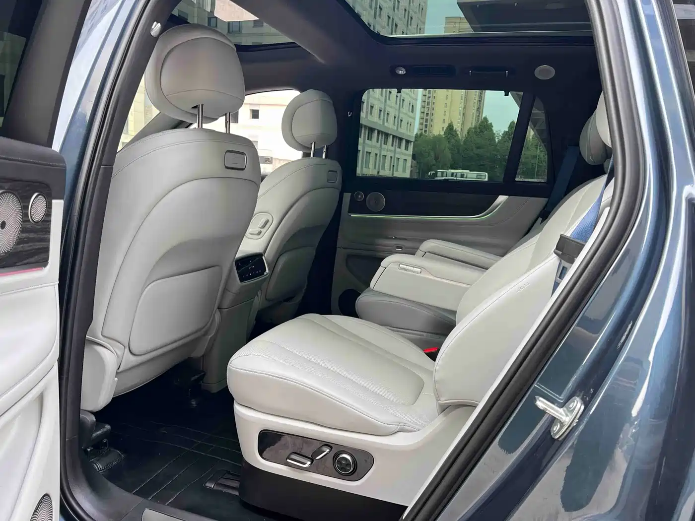 AITO Wenjie AITO M9 2024 Range Extender Ultra 52kWh 6-seater фото 6