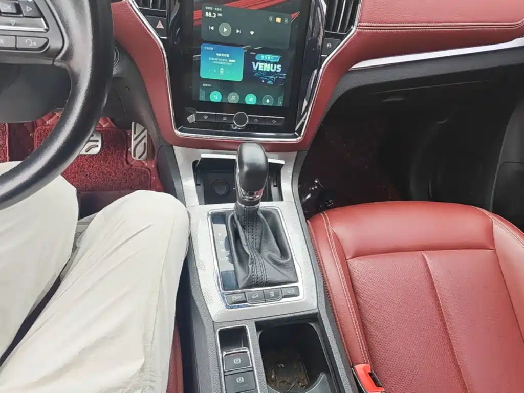 Roewe RX5 2016 2016 30T 4WD Automatic Internet Premium Edition