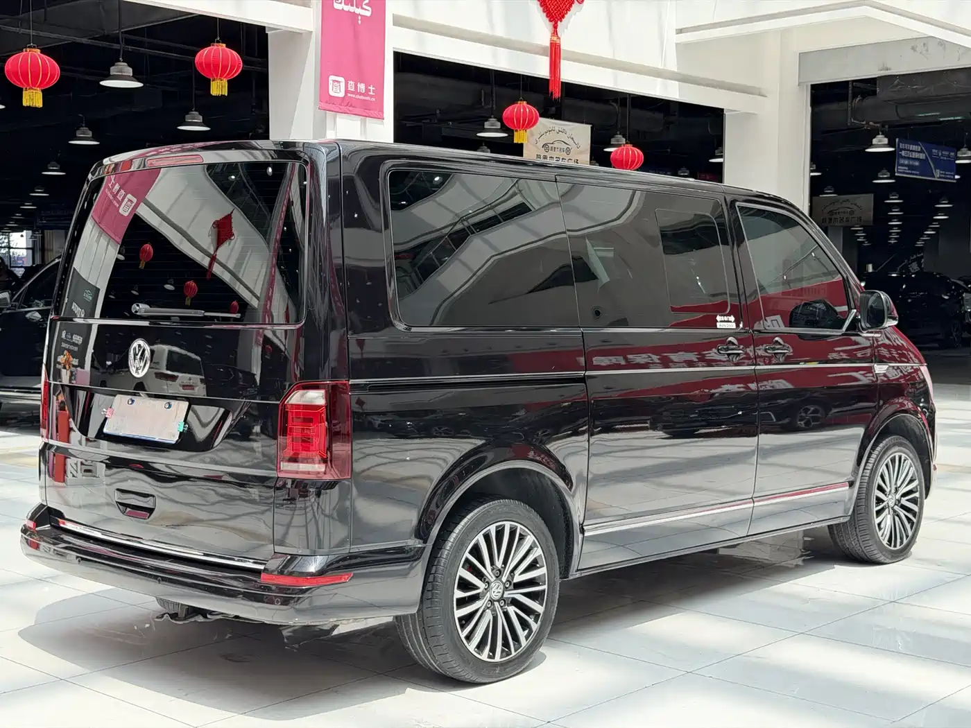 Volkswagen Multivan 2019 2019 2.0TSI 4WD Premium 7-seater