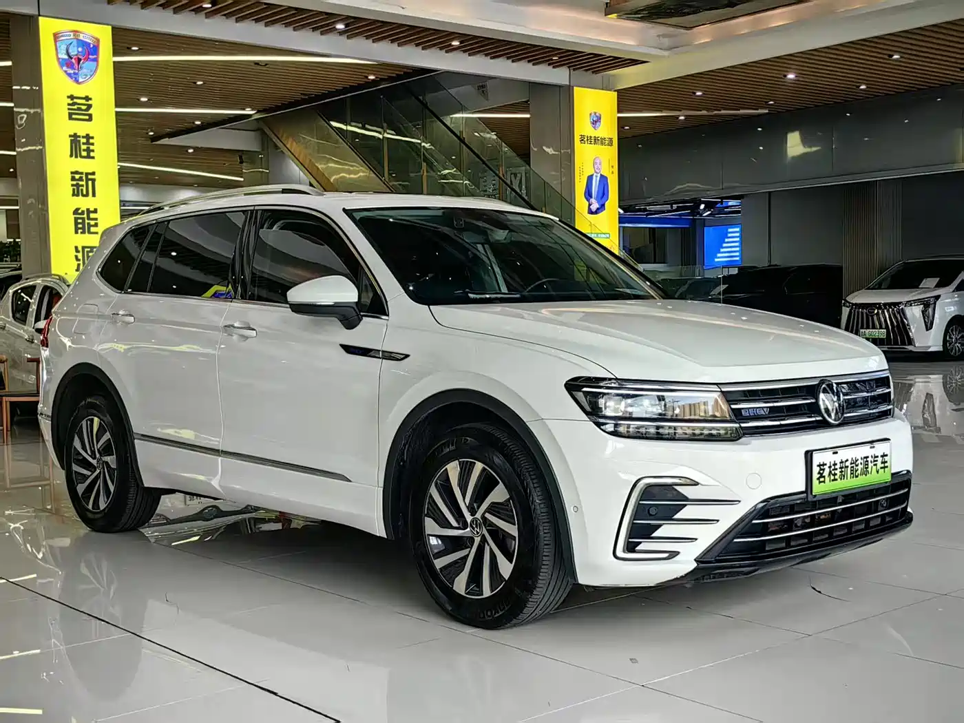 Volkswagen Tiguan L PHEV 2021 430PHEV Plug-in Hybrid Flagship фото 3