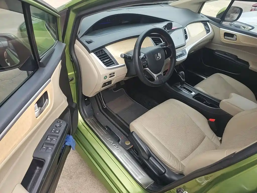 Honda Jade 2014 2013 1.8L Automatic Comfort Edition 5-seater
