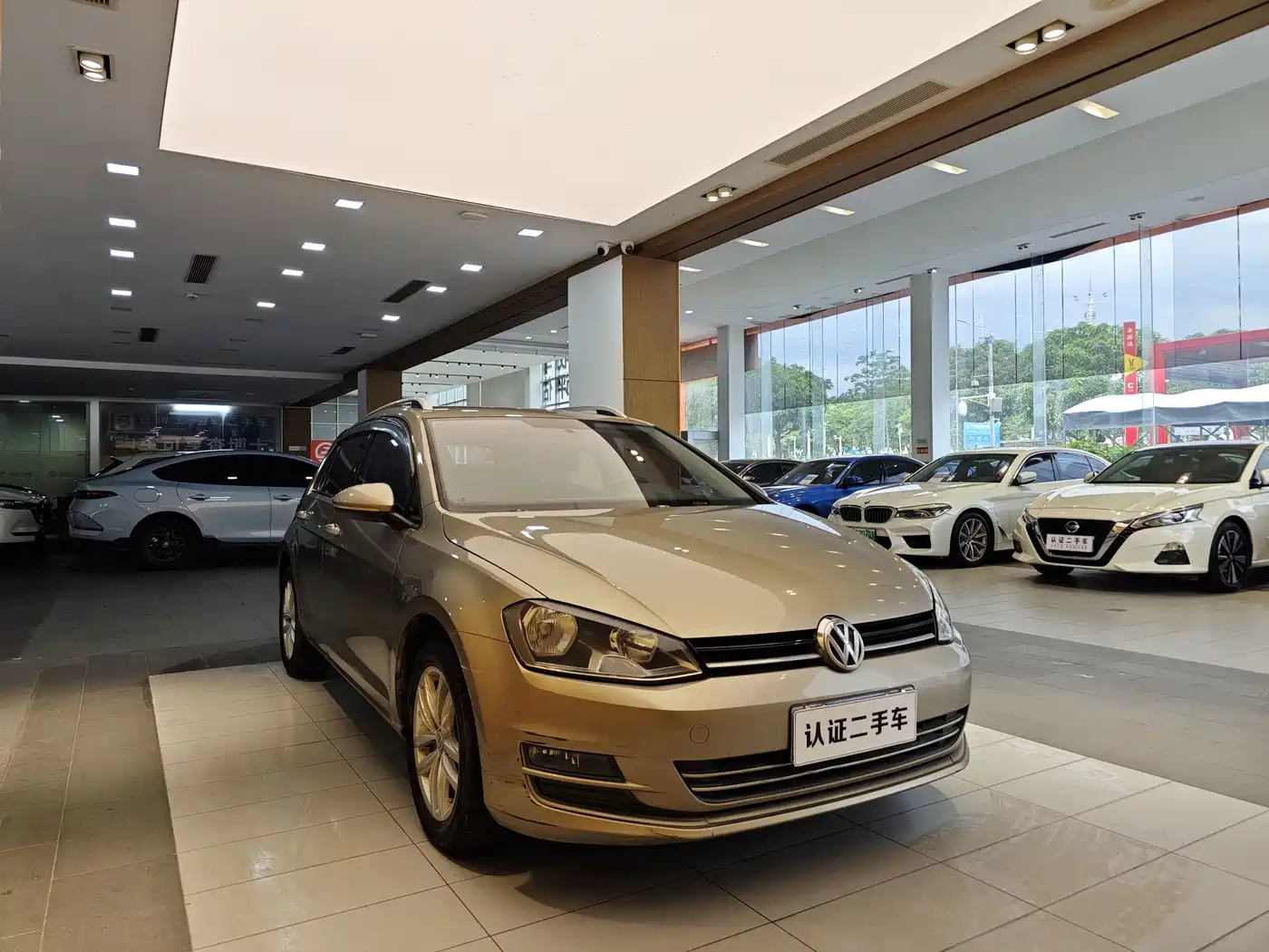 Volkswagen Golf 2015 1.6L Automatic Fashion фото 4