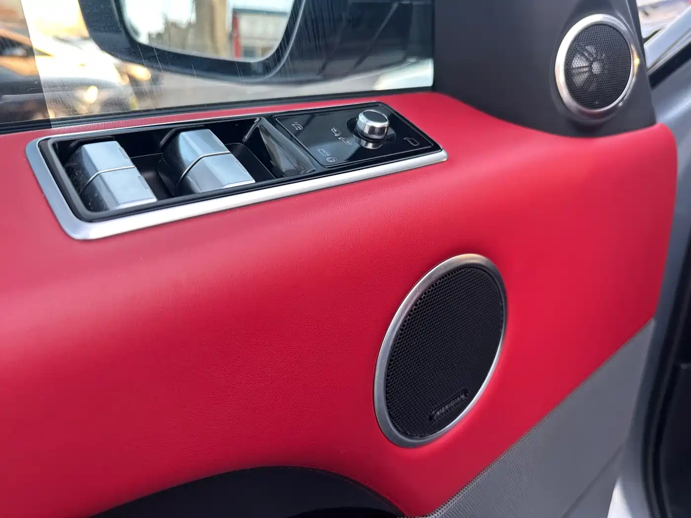Land Rover Range Rover Sport 2022 3.0 L6 Gloss Black Edition фото 5