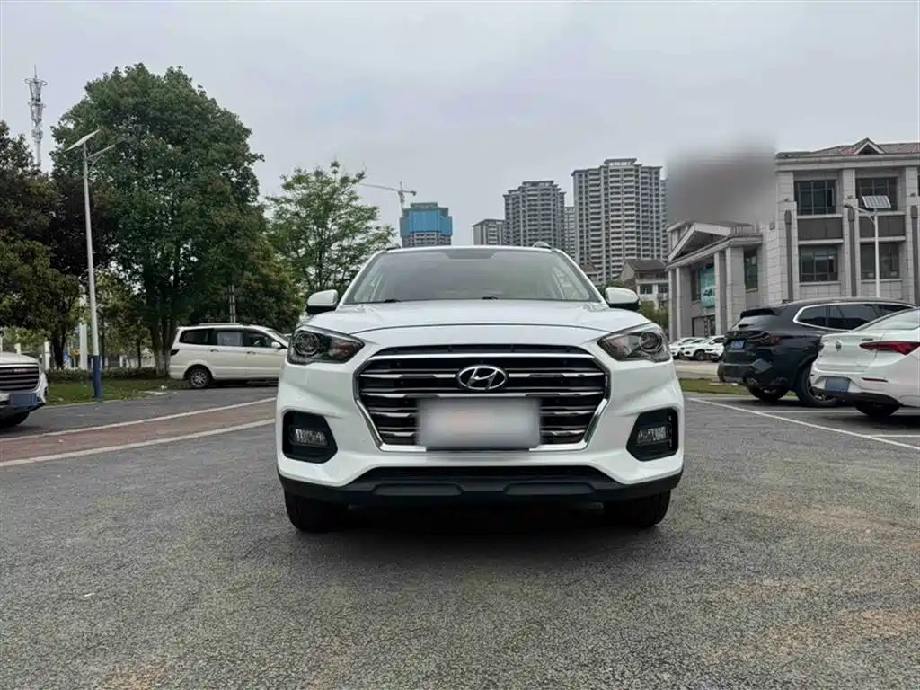 Hyundai Beijing Hyundai ix35 2018 2.0L Automatic 2WD Zhiyong·Enjoyment Edition фото 3