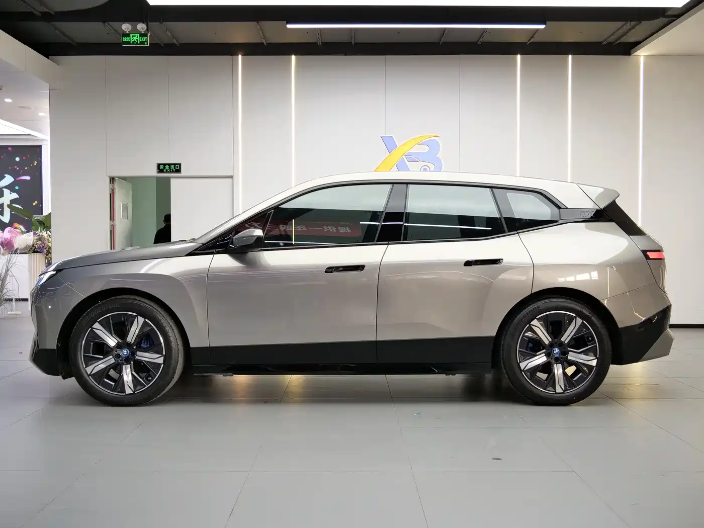 BMW iX 2022 xDrive40 фото 5