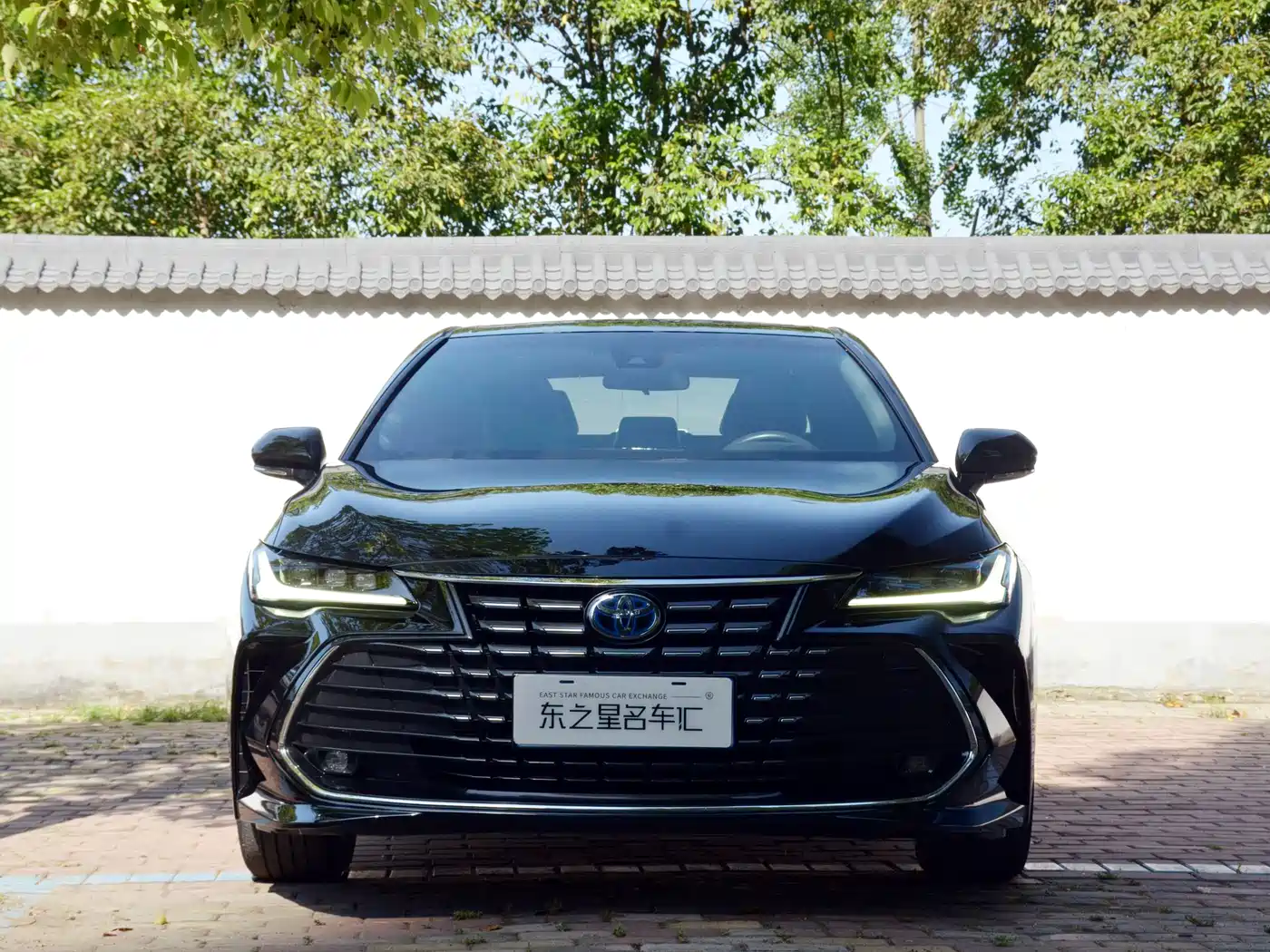 Toyota Avalon 2023 Hybrid 2.5L Luxury Edition фото 2