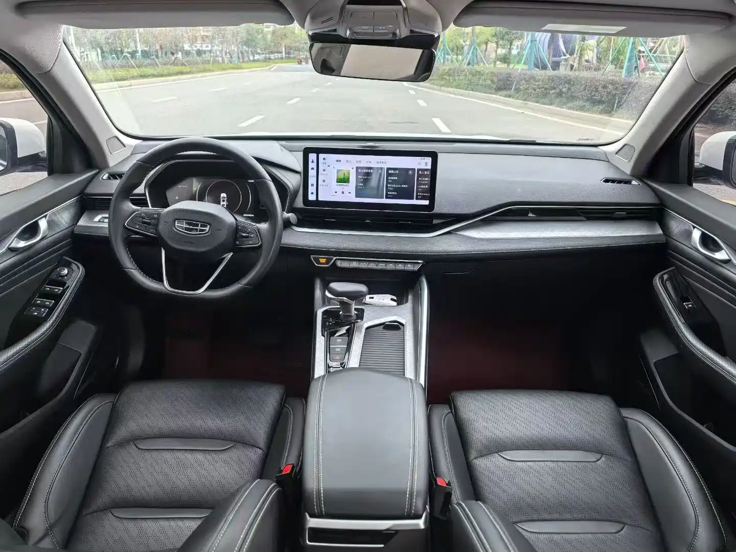 Фото 6 - Geely Preface
