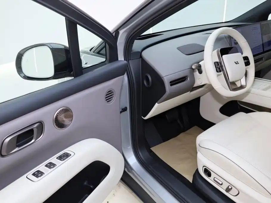 Li Auto i6 2025 2025 4WD Base Model