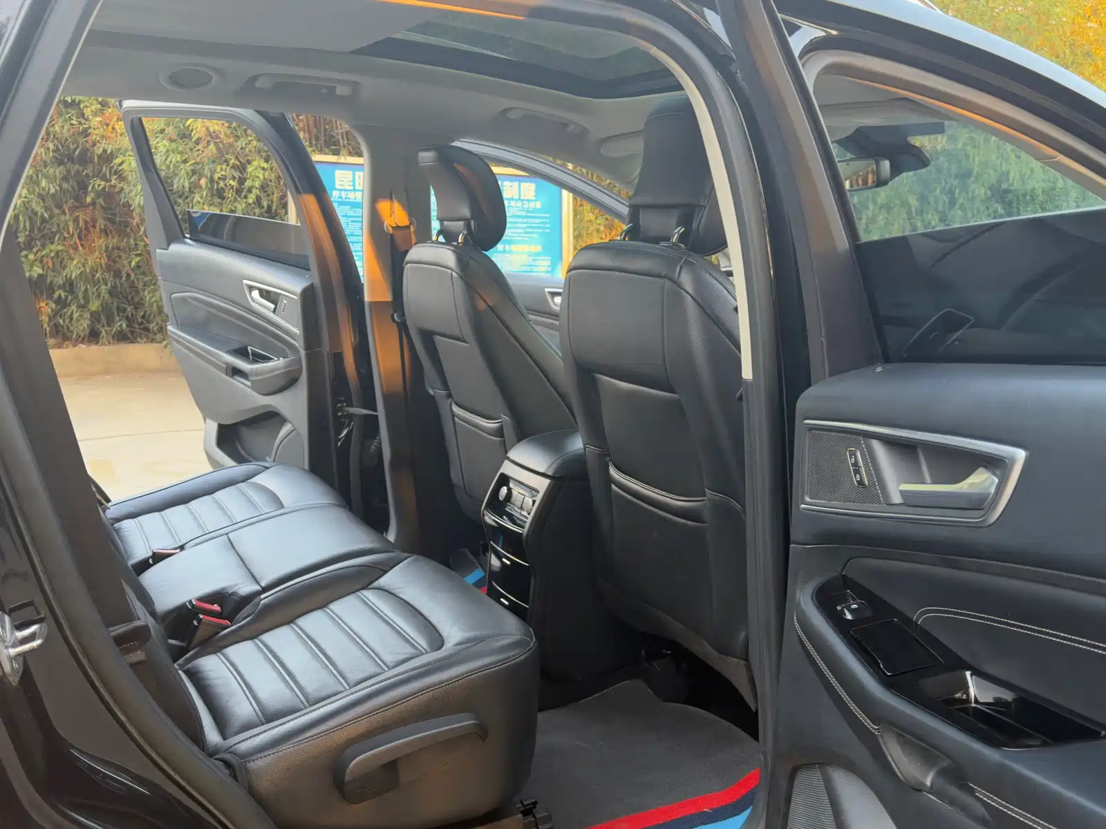 Фото 20 - Ford Edge