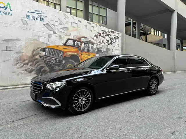 MERCEDES-BENZ E CLASS