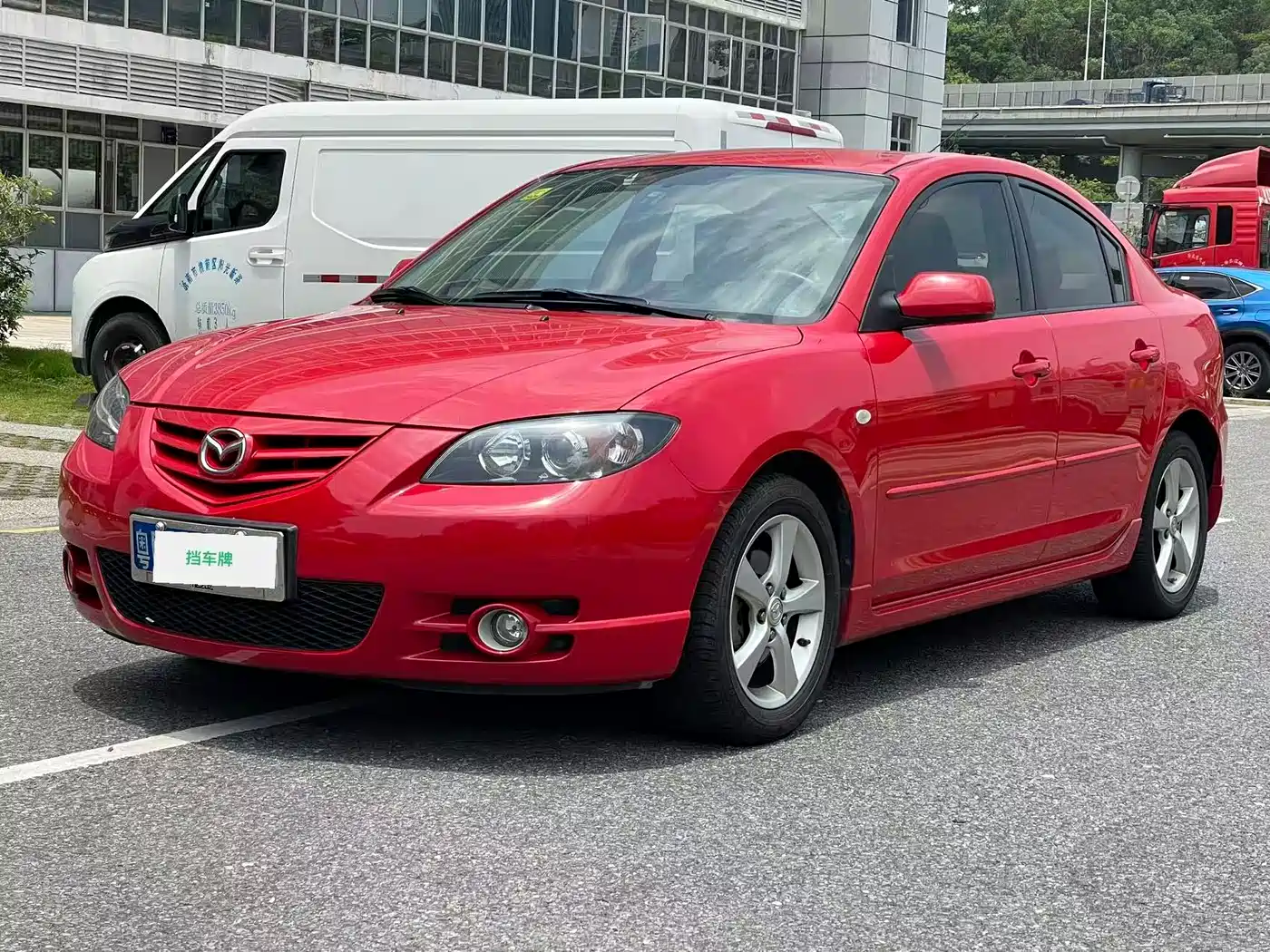 Фото 1 - Mazda 3