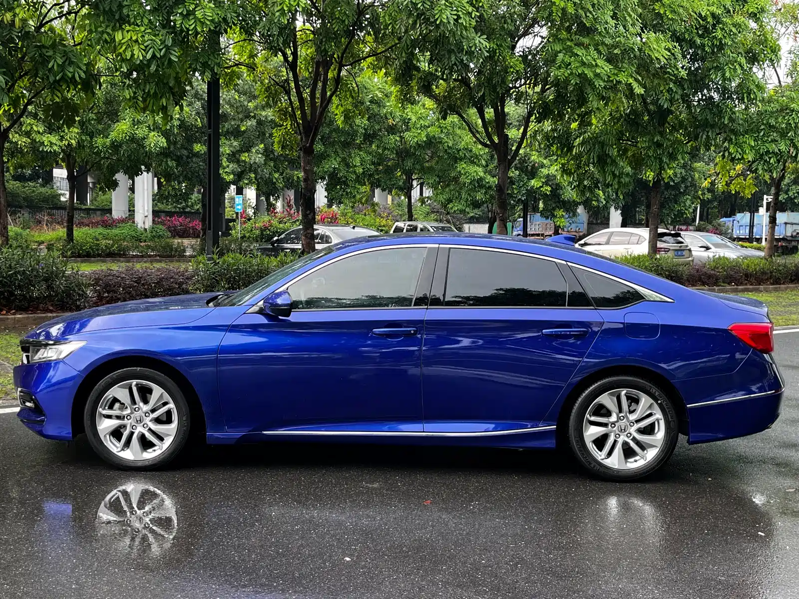 Фото 8 - Honda Accord