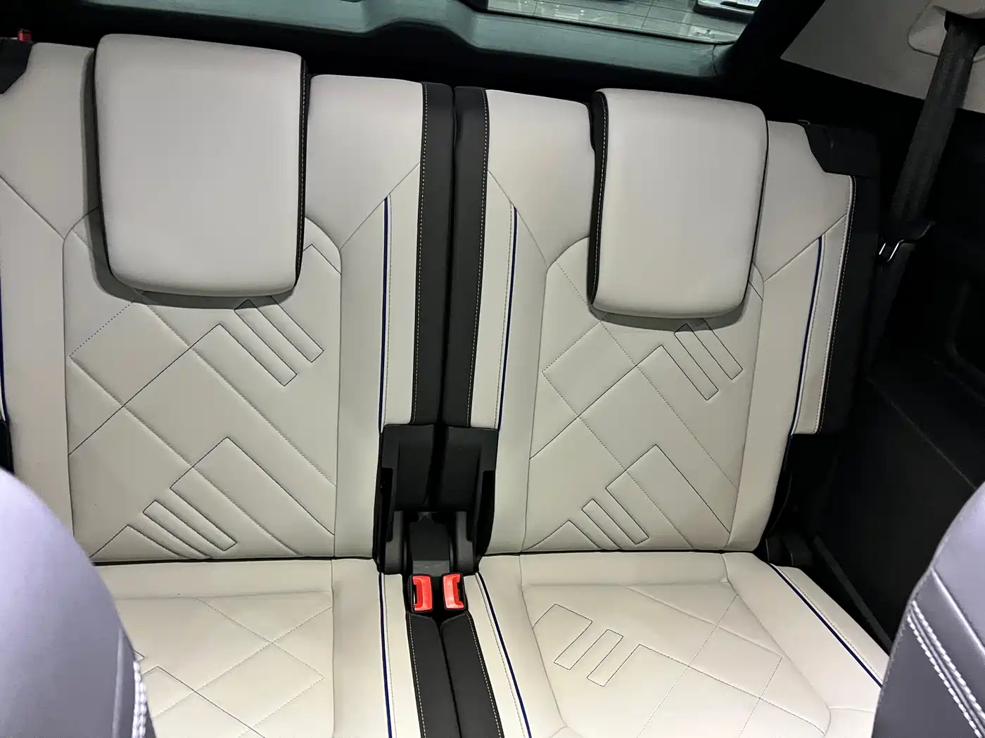 Volkswagen Talagon 2025 450TSI R-Line 6-Seater фото 12