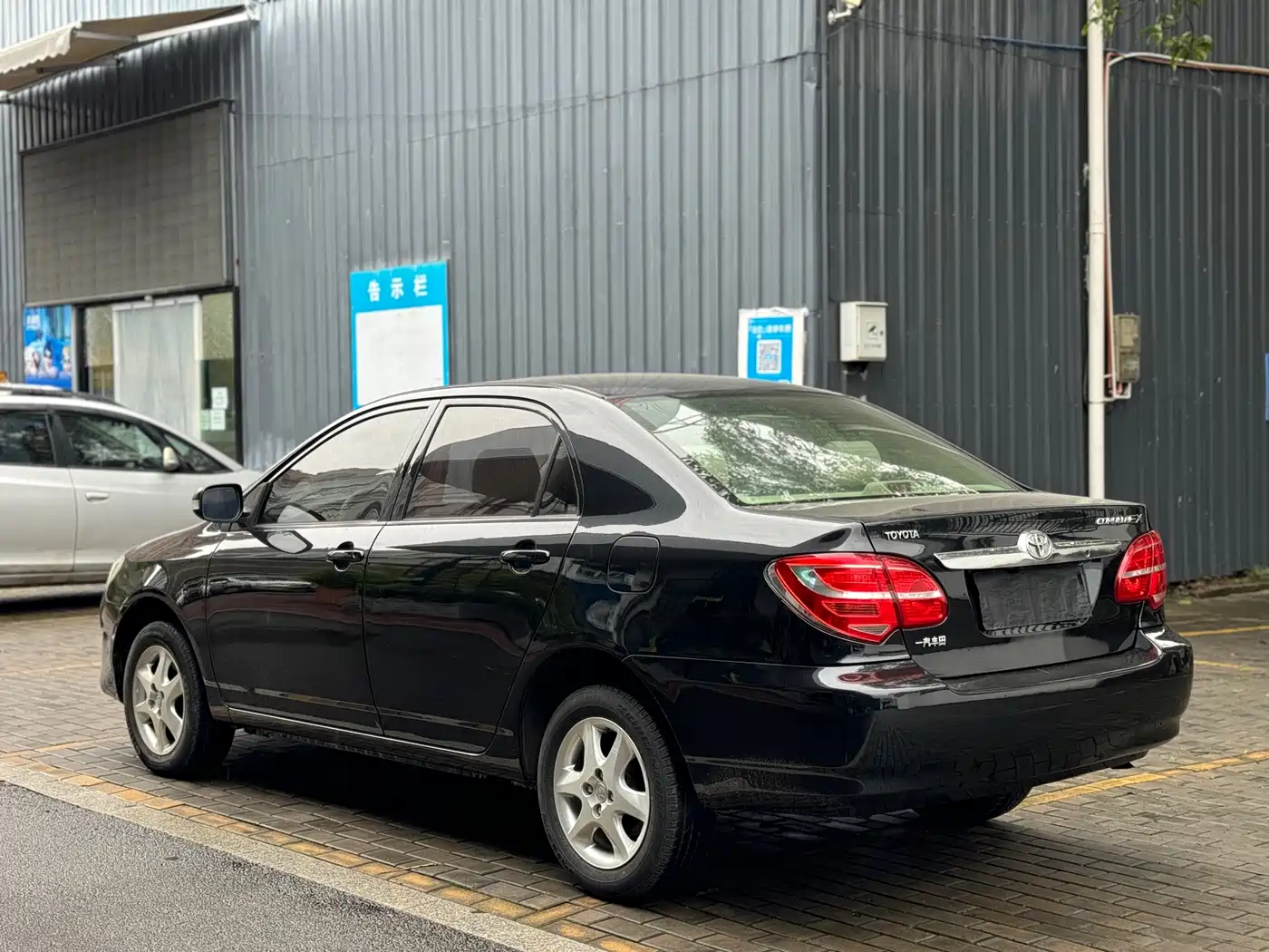 Toyota Corolla 2013 1.6L Automatic Luxury фото 13
