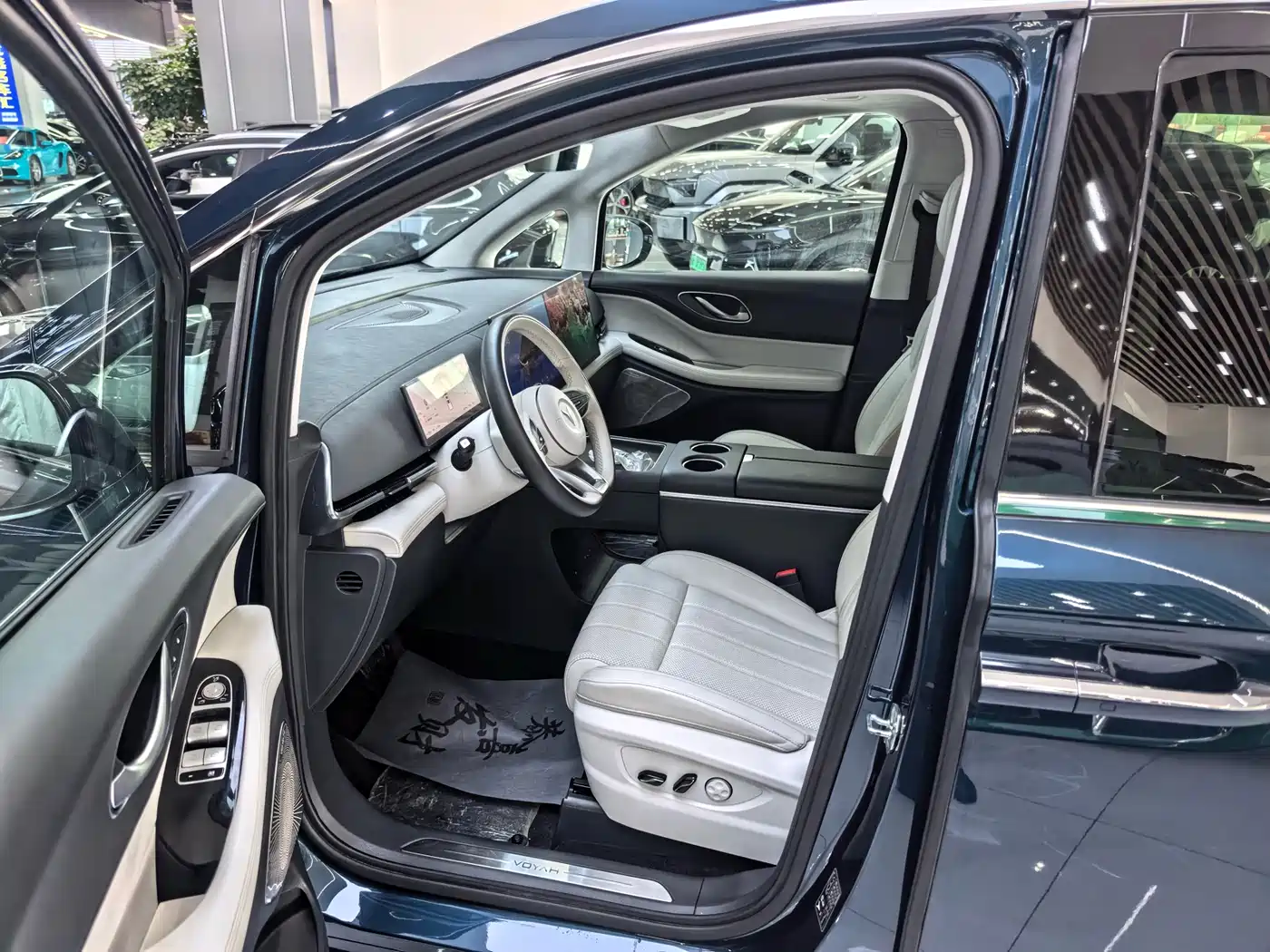 Voyah Auto Voyah Dreamer 2025 PHEV AWD Flagship Kunpeng Edition фото 6