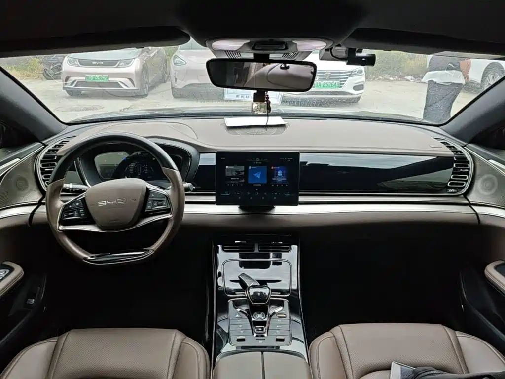 BYD e9 2023 2022 Model Year Business Edition