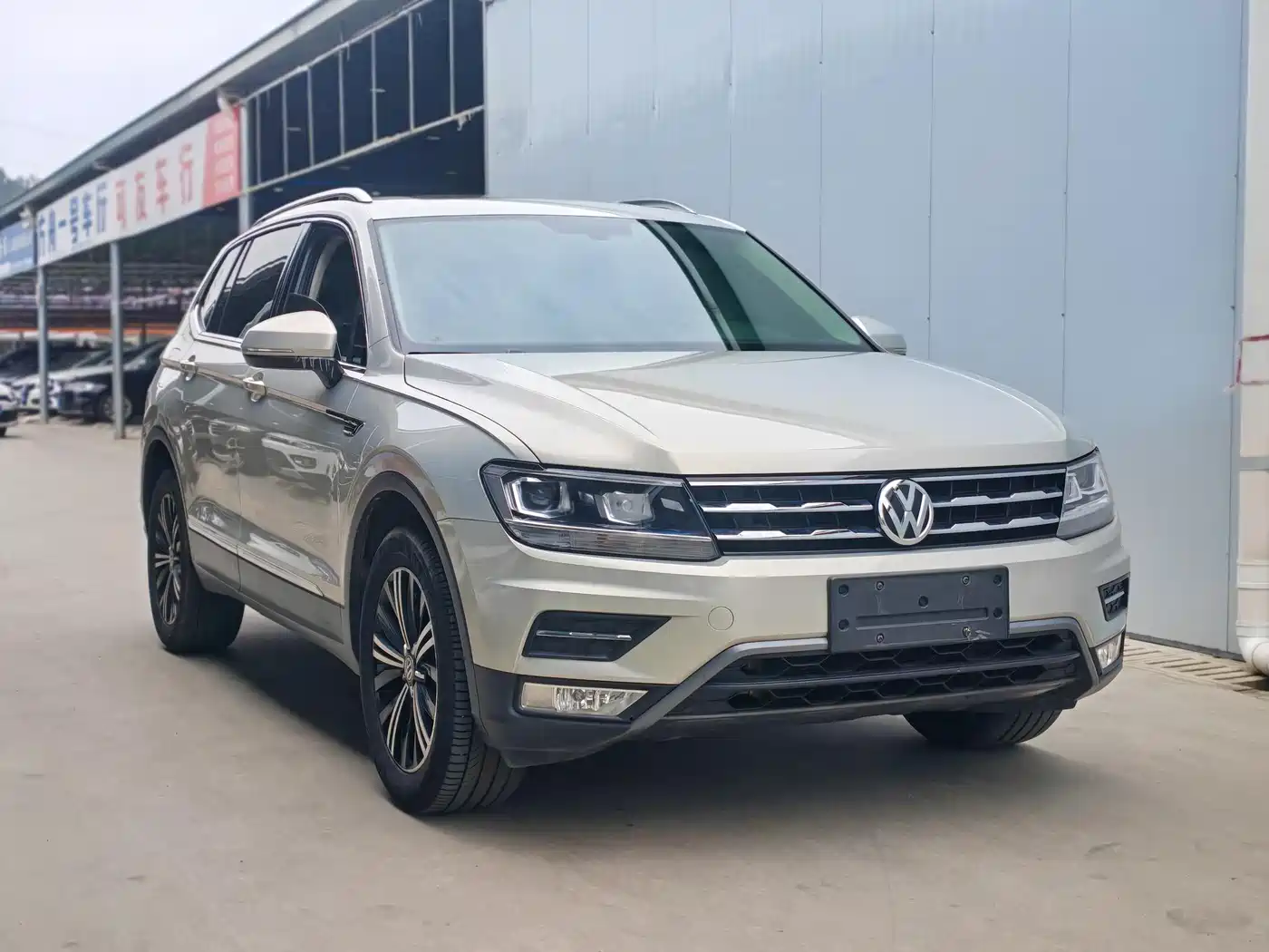 Volkswagen Tiguan L 2019 330TSI Automatic 2WD Panorama Comfort Edition China VI фото 2