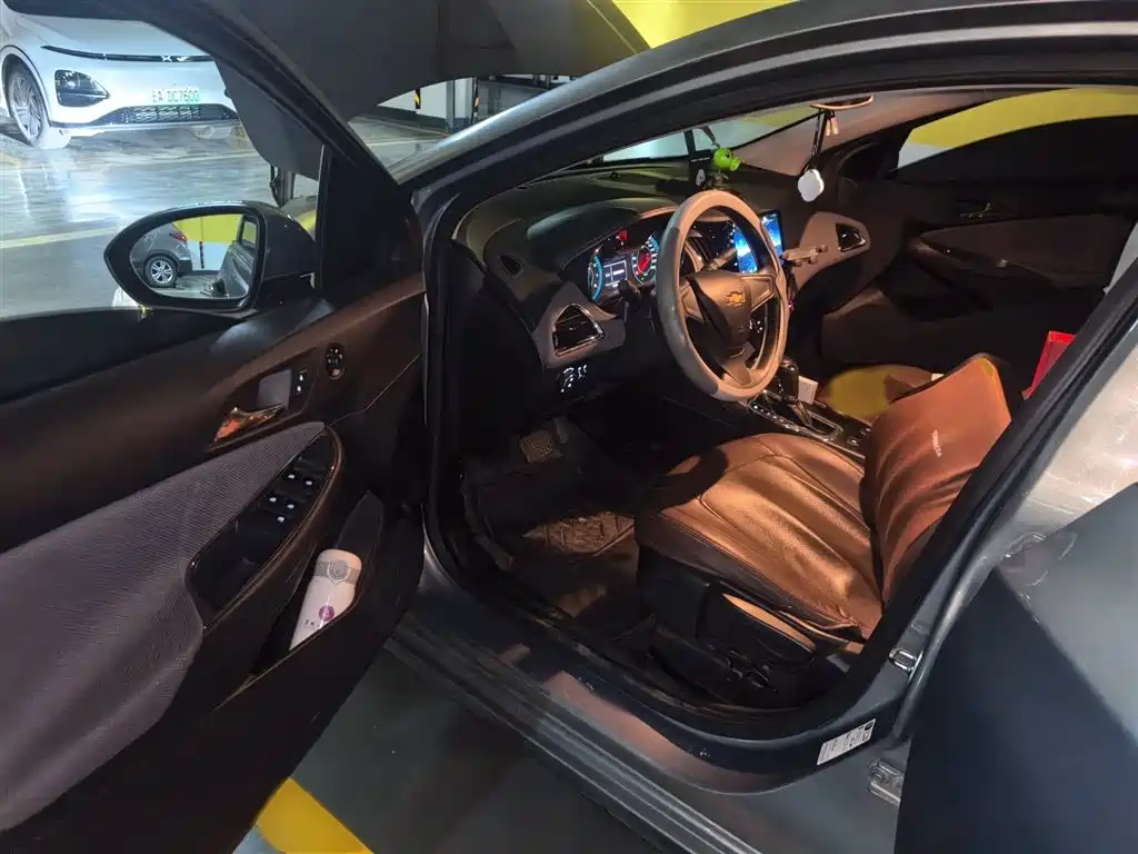 Chevrolet Cruze 2017 1.5L Automatic Pioneer Sunroof фото 14