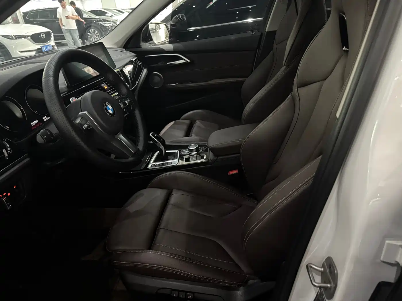 BMW 1 Series 2023 125i M Sport Shadow Edition фото 7