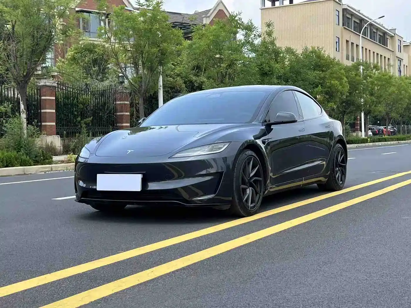 Tesla Model 3 2024 High-Performance All-Wheel Drive Edition