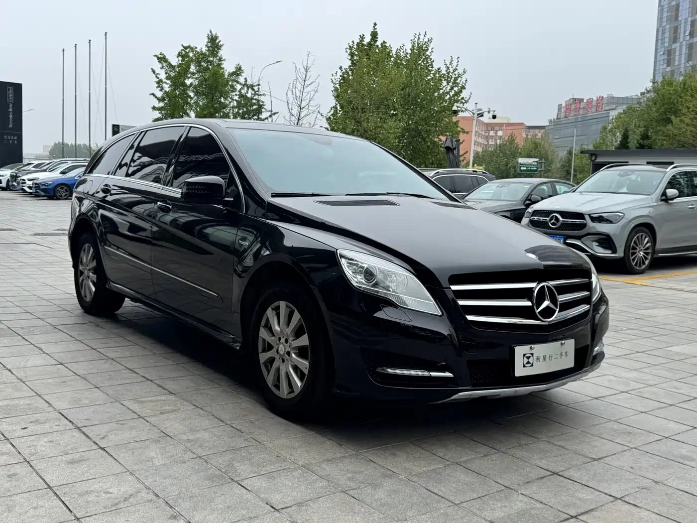 Mercedes-Benz R-Class 2017 R 320 4MATIC Business Collector's Edition фото 10