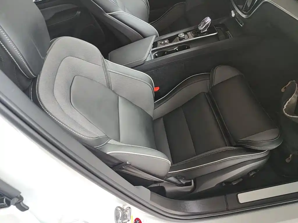Фото 25 - Volvo S60