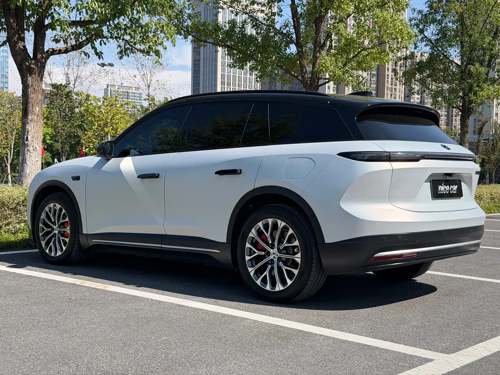 Фото 4 - NIO ES6
