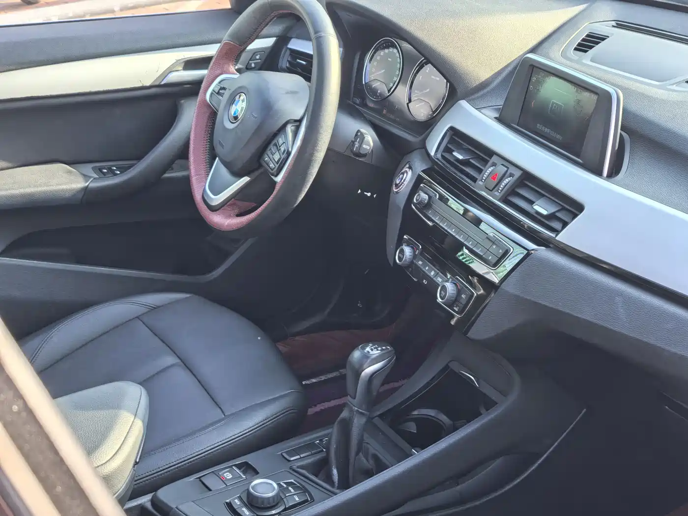 BMW X1 2019 sDrive20Li Leading Model фото 4