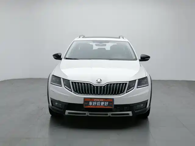Škoda Octavia 2018 Model Wagon TSI280 DSG Luxury Edition — фото 3