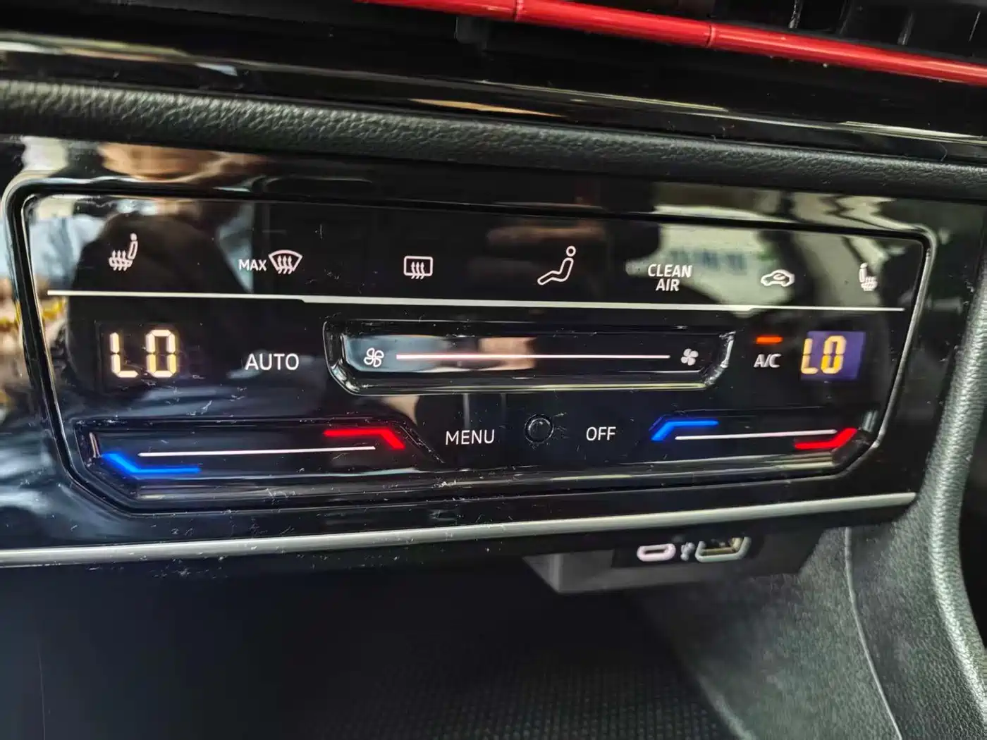 Volkswagen Lavida 2024 Model 300TSI DSG Starlight Leading Edition фото 17