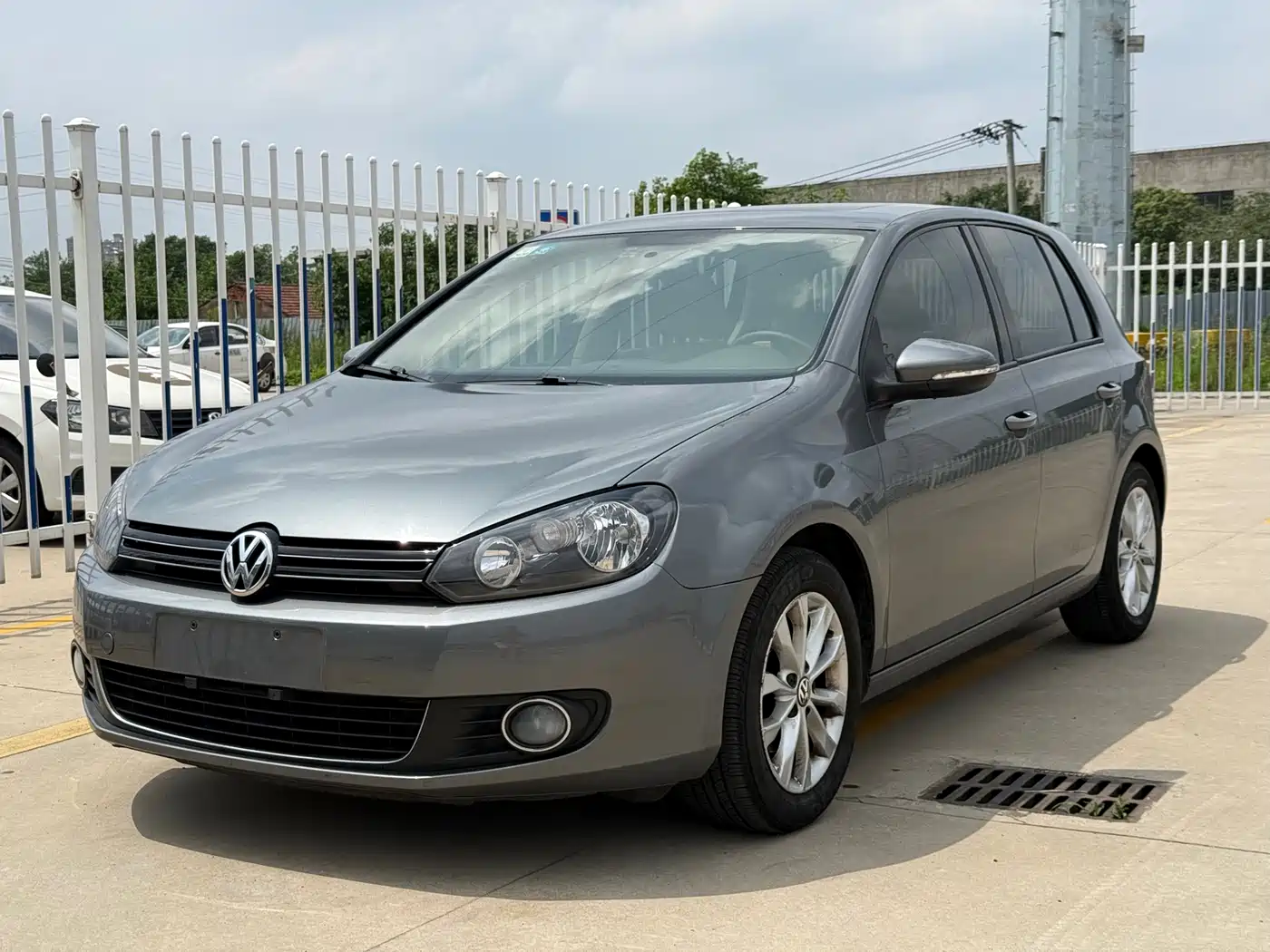 Volkswagen Golf 2011 2011 Model 1.6 Automatic Comfort