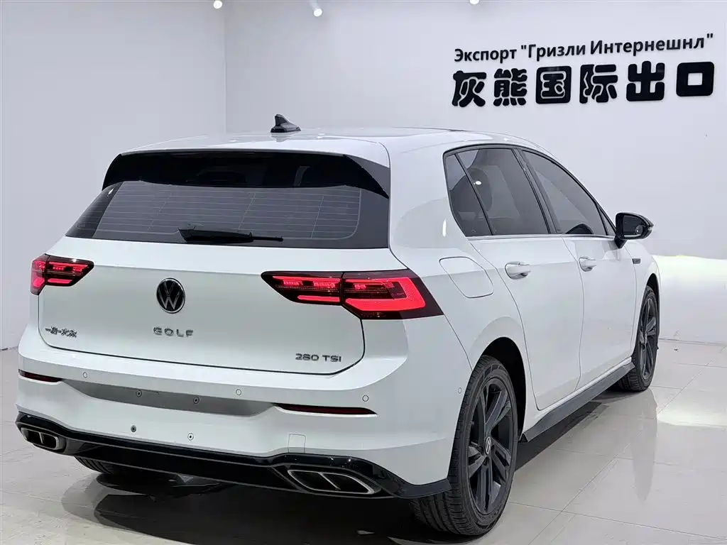 Volkswagen Golf 2023 Model 280TSI DSG R-Line фото 4