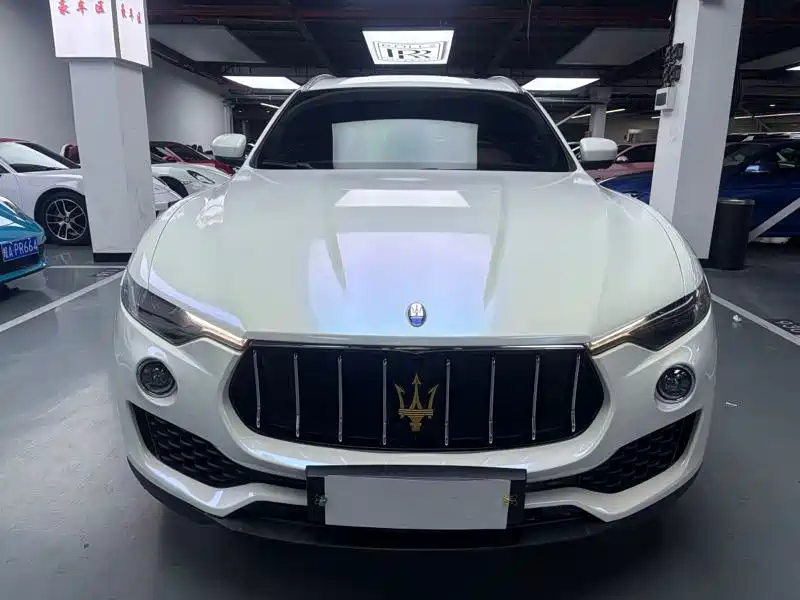 Maserati Levante 2018 3.0T Classic Edition фото 2