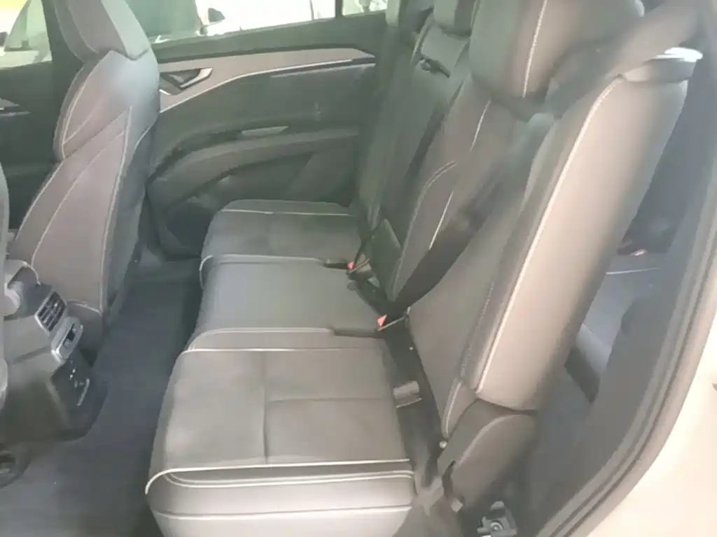 Audi Q5 e-tron 2023 2022 40 e-tron Starlight Mech Suit