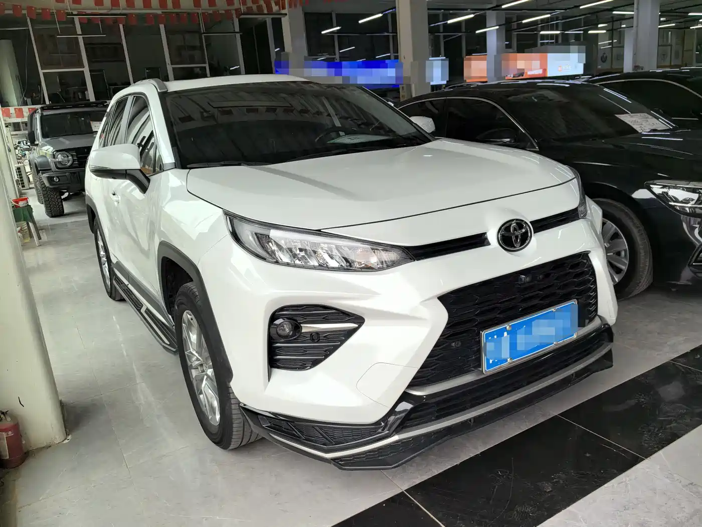 Toyota Wildlander 2022 2.0L CVT AWD Luxury PLUS Edition фото 3