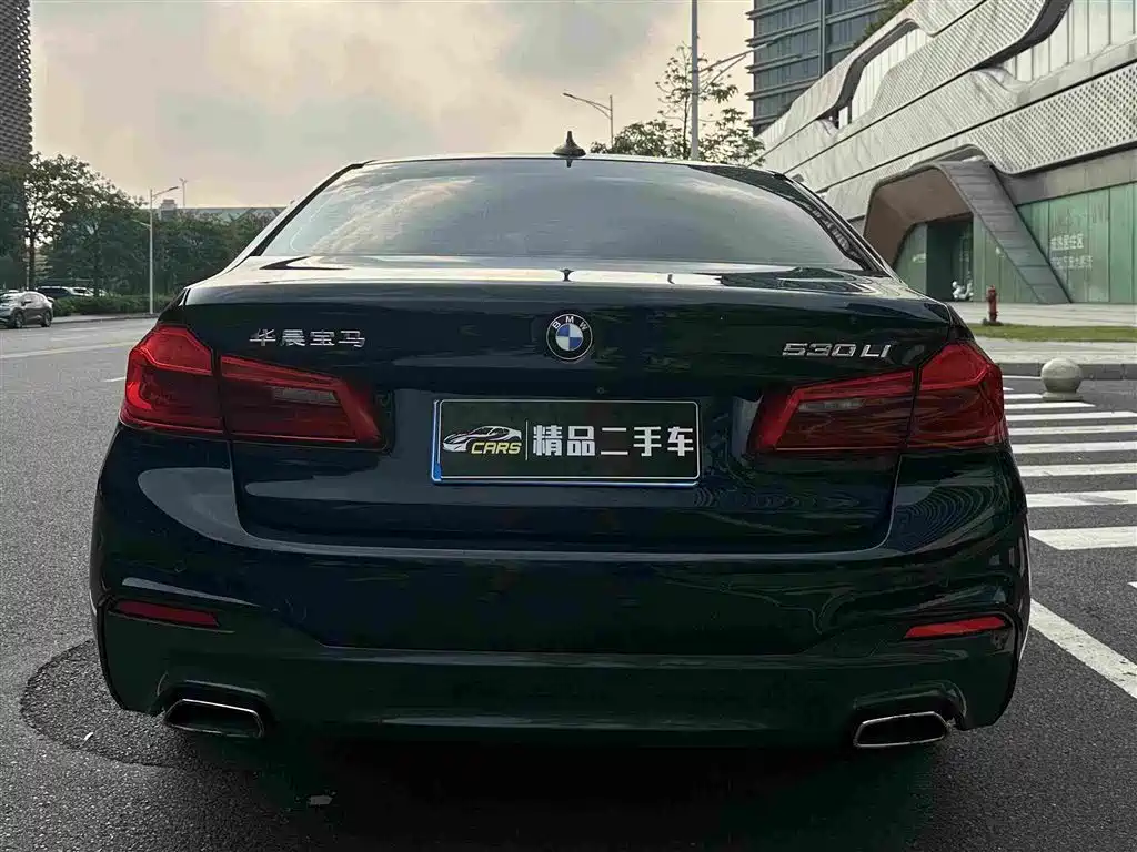 Photo 8 - BMW 5 Series