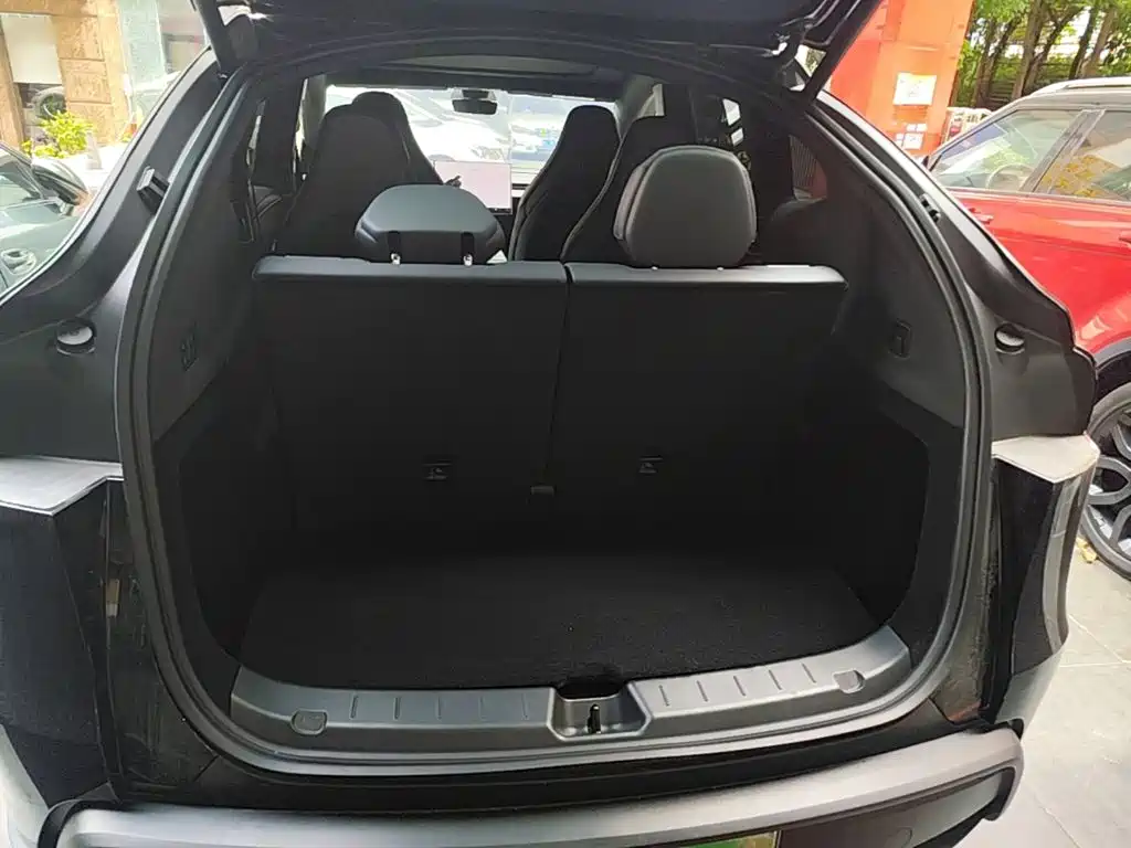 Tesla Model Y L 2026 2025 Facelift Long Range AWD
